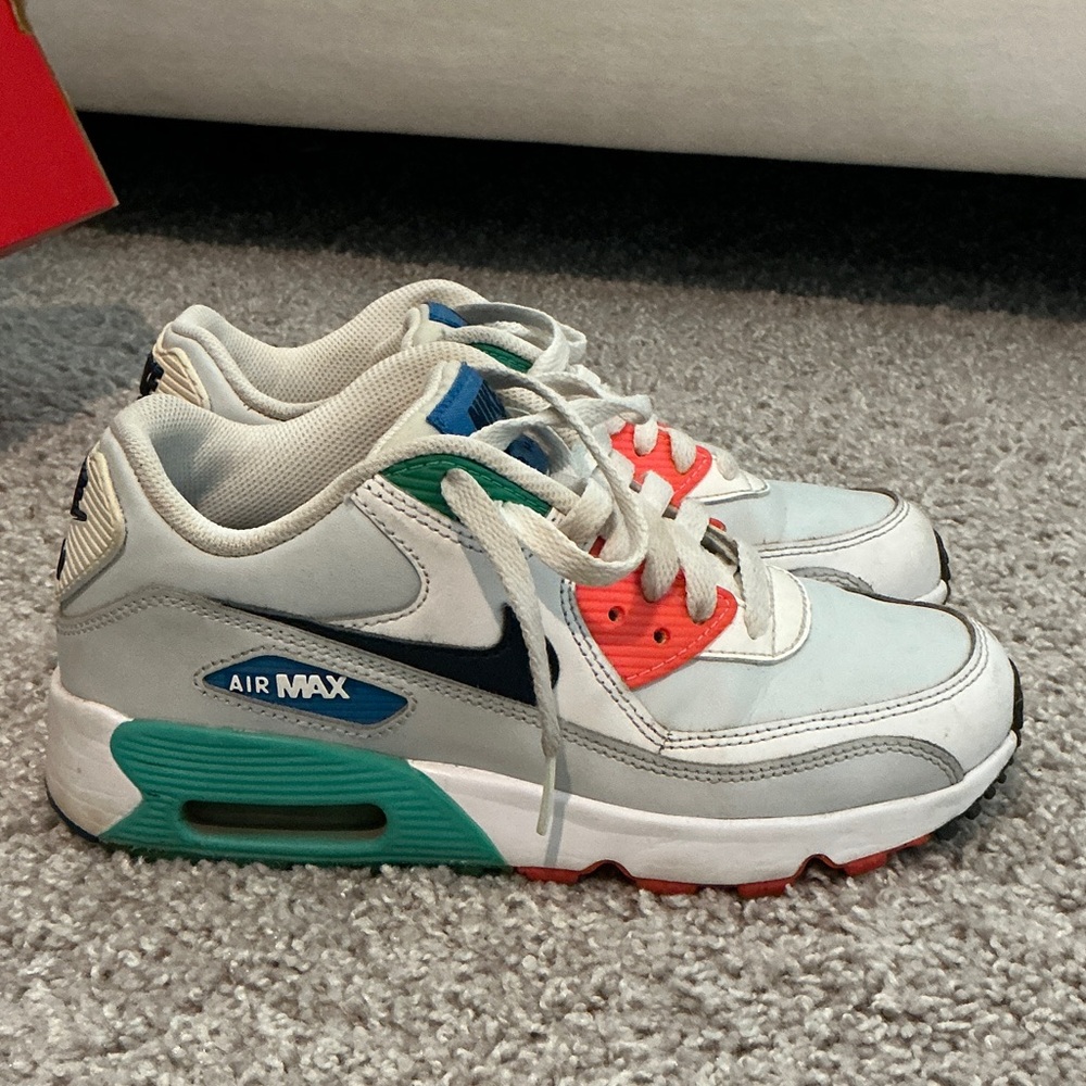 Nike Kids Air Max Sneakers in Light Gray, Teal & Coral